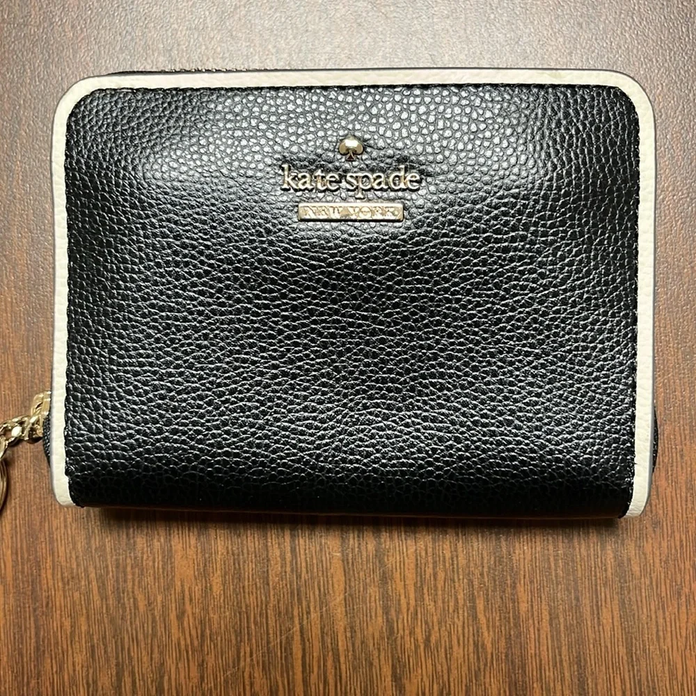 Kate Spade Dani zip up‎ wallet